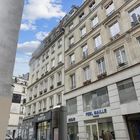 In The Heart Of In Sentier